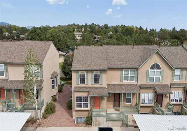 Photo 2 of Townhouse for sale at 6237 Colony Cir, Colorado Springs, CO 80919 | MLS# 2133023 | Listing updated on 2026-10-13