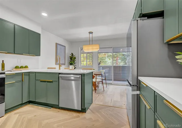 Photo 3 of Townhouse for sale at 10568 E Park Mountain, Littleton, CO 80127 | MLS# 8042404 | Listing updated on 2026-09-24
