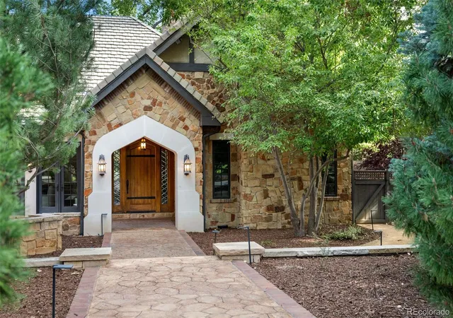 Photo 4 of Sale Pending at 37 Martin Ln, Englewood, CO 80113 | MLS# 9965179 | Listing updated on 2026-10-05
