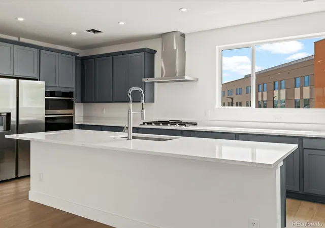 Photo 4 of Townhouse for sale at 33 Ascent Trl, Englewood, CO 80112 | MLS# 3235176 | Listing updated on 2026-10-05