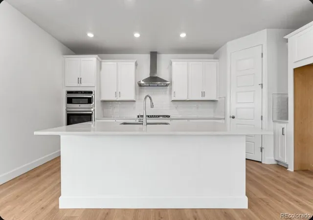 Photo 2 of Single family home for sale at 8954 Whiteclover St, Littleton, CO 80125 | MLS# 3593969 | Listing updated on 2026-09-21
