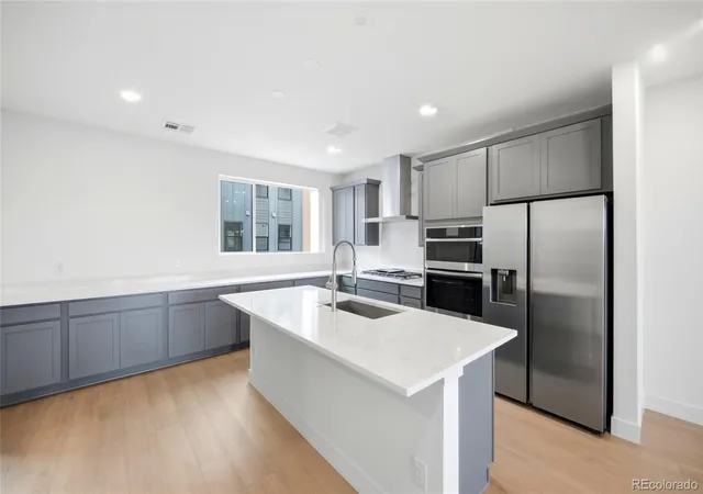 Photo 3 of Townhouse for sale at 29 Ascent Trl, Englewood, CO 80112 | MLS# 6408664 | Listing updated on 2026-10-02