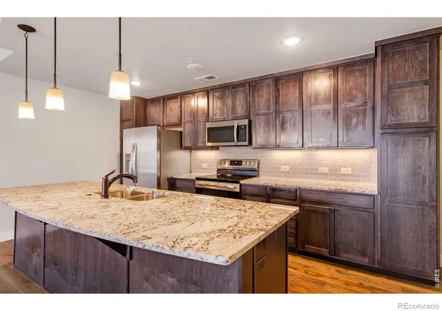 Photo 4 of Condo for sale at 4622 Hahns Peak Dr #103, Loveland, CO 80538 | MLS# IR1069114 | Listing updated on 2026-09-26