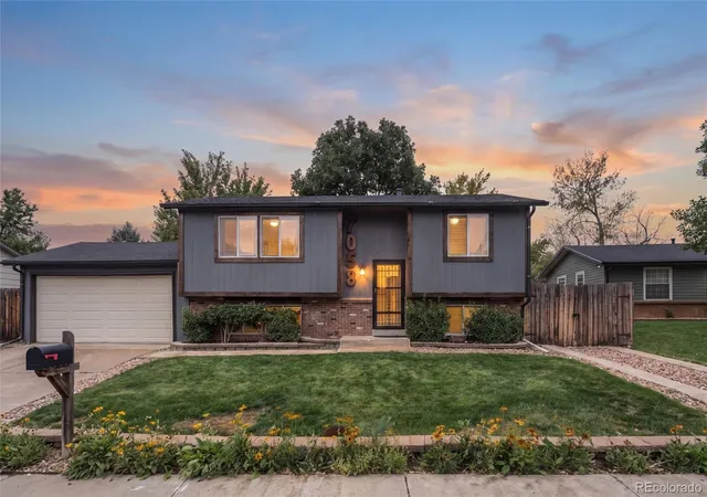 Single family home for sale at 7058 W Roxbury Ave, Littleton, CO 80128 | MLS# 4249551