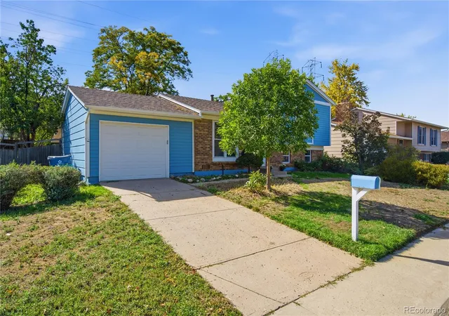 Photo 2 of Single family home for sale at 18098 E Bails Pl, Aurora, CO 80017 | MLS# 3320288 | Listing updated on 2026-10-08