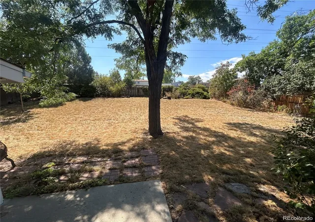 Photo 2 of Single family home for sale at 18098 E Bails Pl, Aurora, CO 80017 | MLS# 3320288 | Listing updated on 2026-09-23