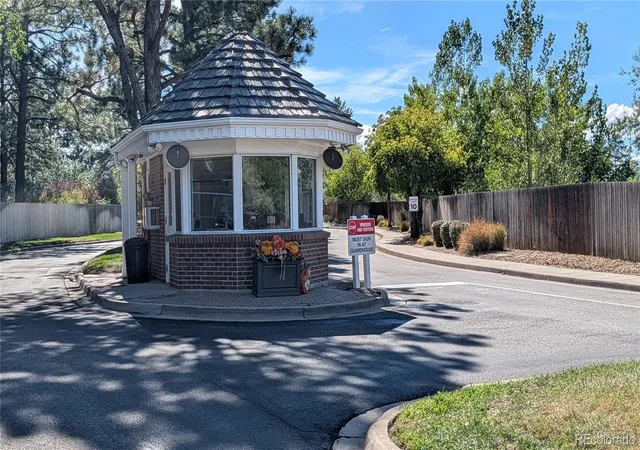 Photo 3 of Single family home for sale at 15358 E Saratoga Pl, Aurora, CO 80015 | MLS# 3962217 | Listing updated on 2026-10-01