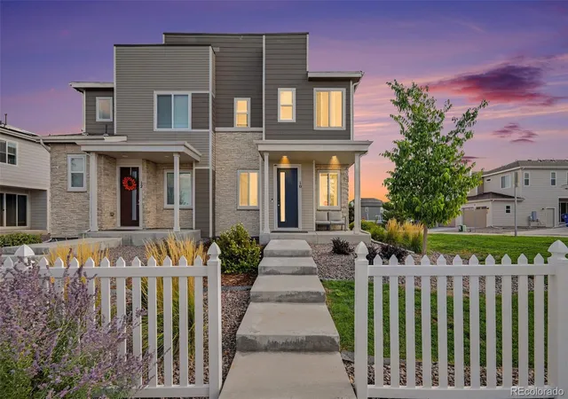 Townhouse for sale at 10 N Trussville St, Aurora, CO 80018 | MLS# 7869294