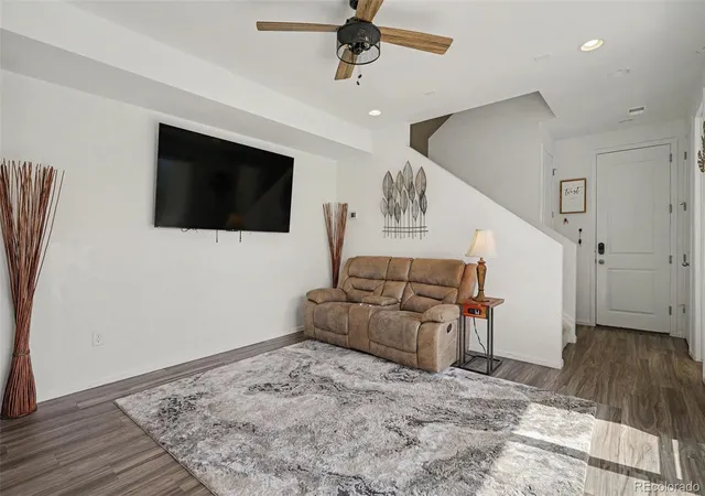 Photo 2 of Townhouse for sale at 10 N Trussville St, Aurora, CO 80018 | MLS# 7869294 | Listing updated on 2026-09-22