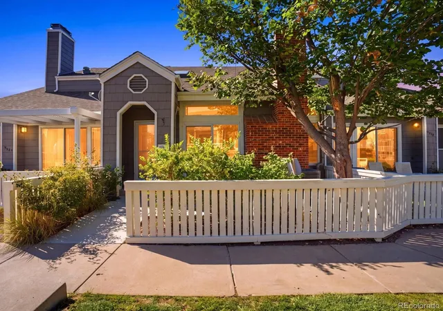 Photo 2 of Townhouse for sale at 9023 Bear Mountain Dr, Highlands Ranch, CO 80126 | MLS# 9385749 | Listing updated on 2026-10-09