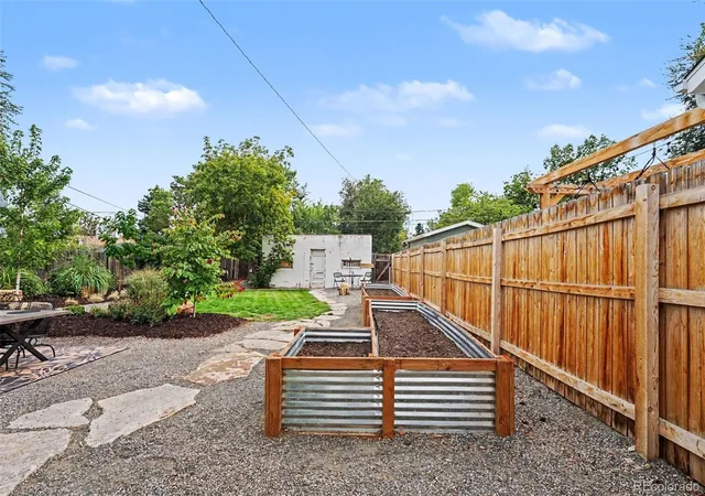 Photo 4 of Single family home for sale at 206 W Geneseo St, Lafayette, CO 80026 | MLS# 8757602 | Listing updated on 2026-10-10