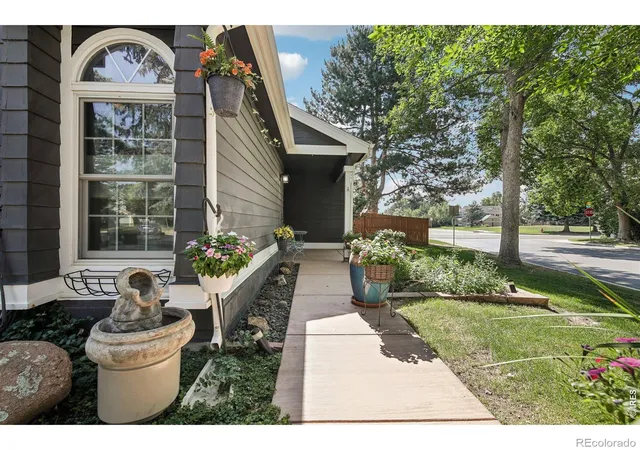 Photo 2 of Single family home for sale at 7100 Dry Crk Ct, Niwot, CO 80503 | MLS# IR1069126 | Listing updated on 2026-09-22