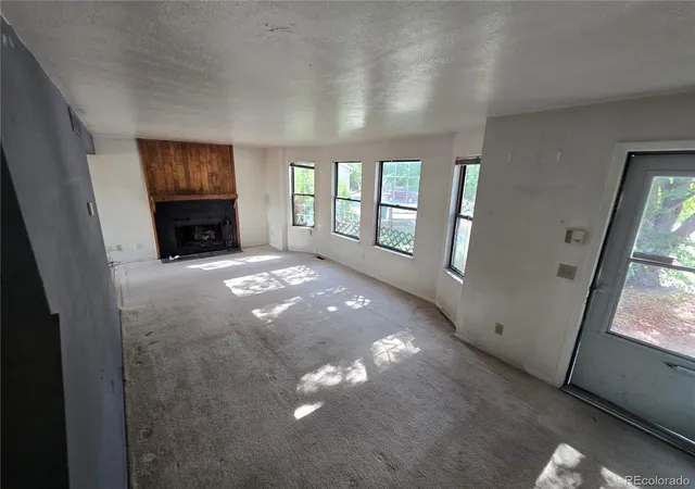 Photo 3 of Single family home for sale at 4905 S Quintero Cir, Aurora, CO 80015 | MLS# 3468733 | Listing updated on 2026-09-25