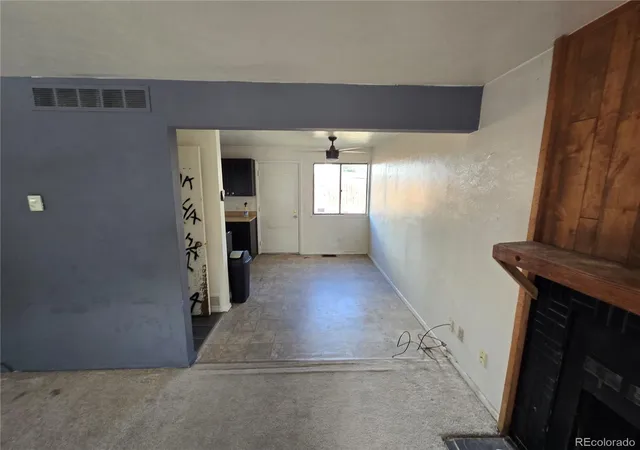 Photo 3 of Single family home for sale at 4905 S Quintero Cir, Aurora, CO 80015 | MLS# 3468733 | Listing updated on 2026-09-25