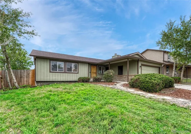 Photo 3 of Single family home for sale at 1050 S Waco Way, Aurora, CO 80017 | MLS# 1749152 | Listing updated on 2026-10-05