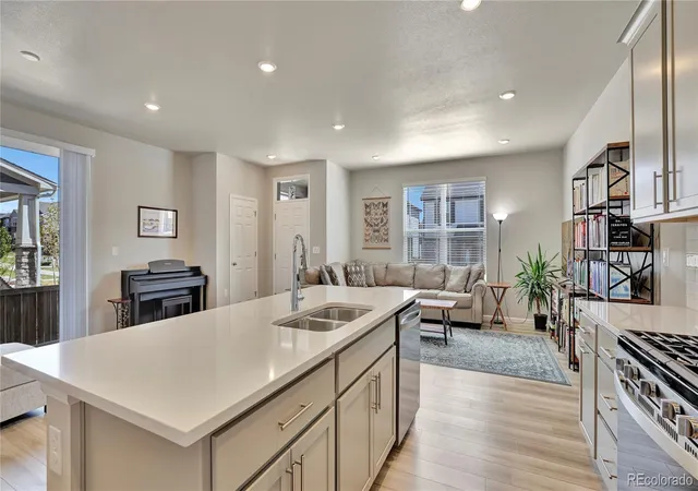 Photo 4 of Single family home for sale at 760 N Shawnee St, Aurora, CO 80018 | MLS# 1765333 | Listing updated on 2026-09-25