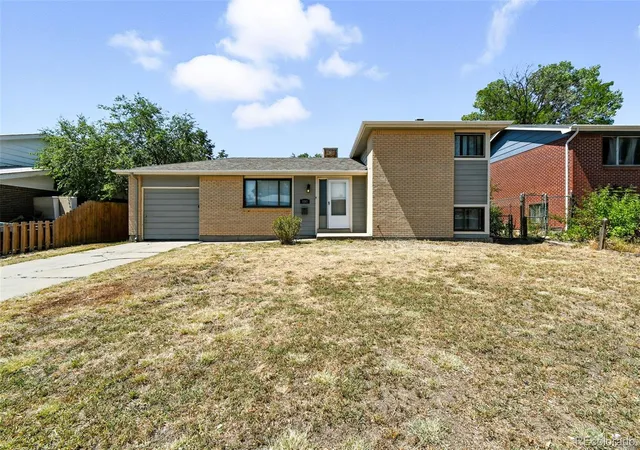 Photo 1 of Single family home for sale at 3207 Carson St, Aurora, CO 80011 | MLS# 9413995 | Listing updated on 2026-09-24