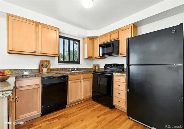 Photo 4 of Single family home for sale at 3207 Carson St, Aurora, CO 80011 | MLS# 9413995 | Listing updated on 2026-09-24
