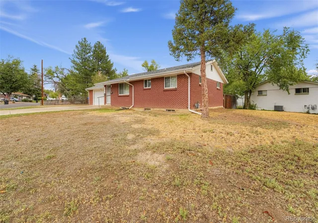 Photo 3 of Single family home for sale at 6738 Pierce Way, Arvada, CO 80003 | MLS# 9946021 | Listing updated on 2026-09-27
