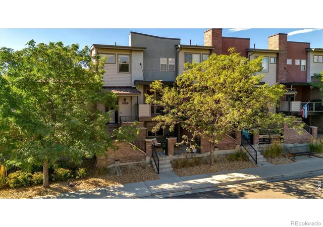 Photo 3 of Townhouse for sale at 1082 Griffith St, Louisville, CO 80027 | MLS# IR1069159 | Listing updated on 2026-09-24