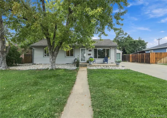 Single family home for sale at 479 S Harlan St, Lakewood, CO 80226 | MLS# 6831273