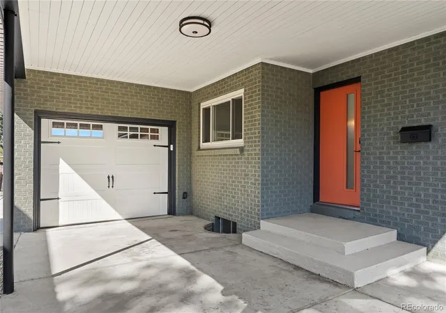 Photo 2 of Single family home for sale at 3015 Quebec St, Denver, CO 80207 | MLS# 4208129 | Listing updated on 2026-10-08
