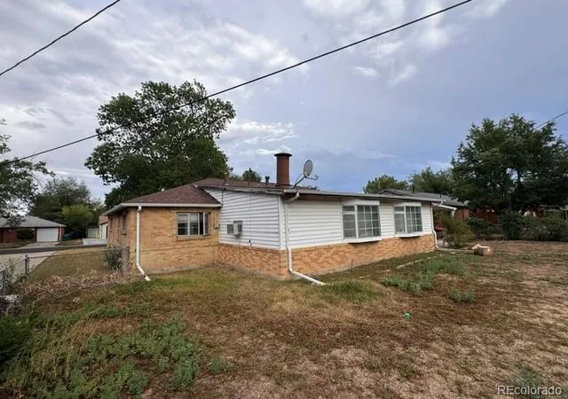 Photo 1 of Single family home for sale at 967 Scranton St, Aurora, CO 80011 | MLS# 5513820 | Listing updated on 2026-09-23
