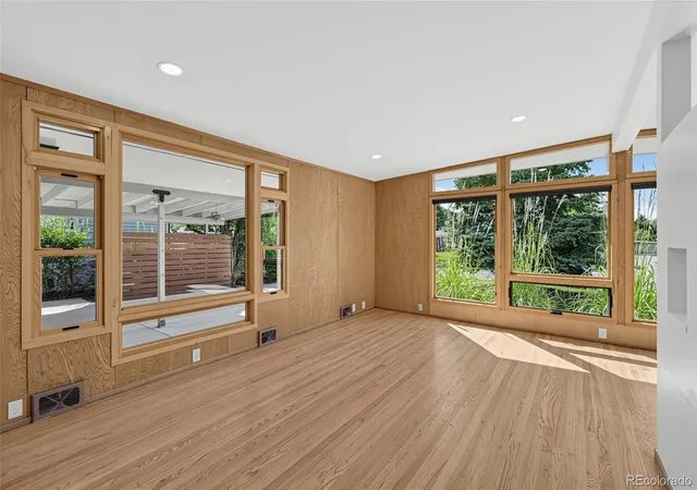 Photo 4 of Single family home for sale at 5020 S Washington St, Englewood, CO 80113 | MLS# 2853933 | Listing updated on 2026-09-29