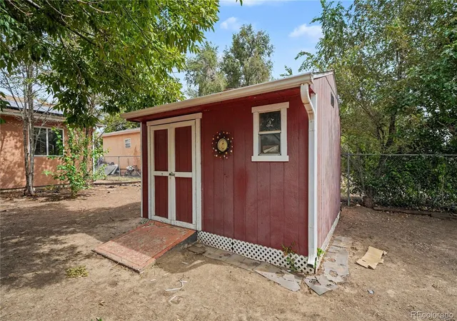 Photo 14 of Single family home for sale at 1002 Catalpa St, Pueblo, CO 81001 | MLS# 8262572 | Listing updated on 2026-10-08