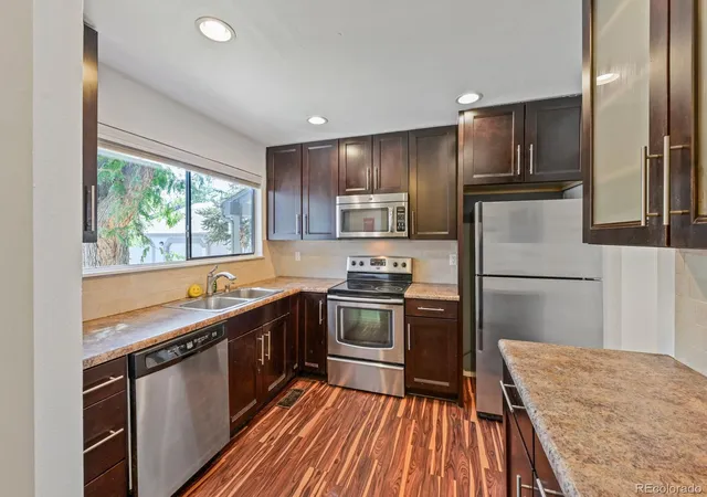 Photo 4 of Townhouse for sale at 8949 Yukon St, Broomfield, CO 80021 | MLS# 3437670 | Listing updated on 2026-09-24