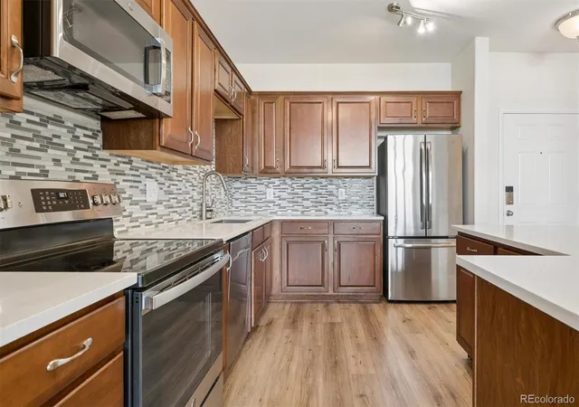 Listing Photo 5 - Condo for sale in building located at 9633 E 5Th Ave, Denver, CO 80230 - Unit #10304