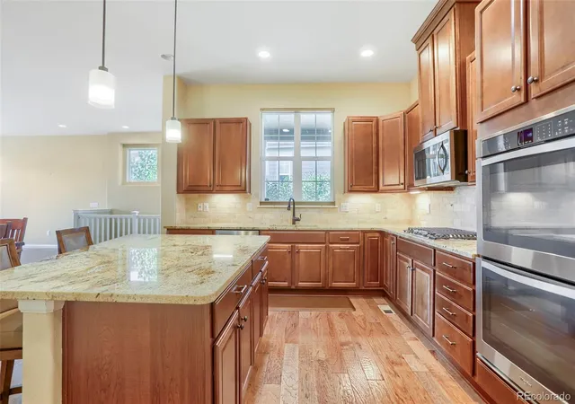 Photo 4 of Single family home for sale at 6998 W Jewell Dr, Lakewood, CO 80227 | MLS# 8389904 | Listing updated on 2026-09-22