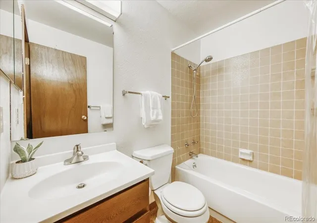 Photo 4 of Condo for sale at 311 W La Bonte St #304, Dillon, CO 80435 | MLS# 2163686 | Listing updated on 2026-10-09