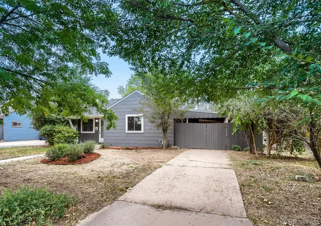 Photo 3 of Single family home for sale at 755 Newark St, Aurora, CO 80010 | MLS# 2920467 | Listing updated on 2026-10-10