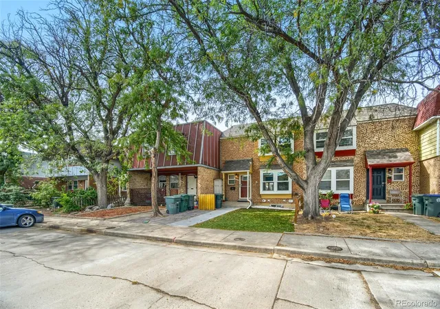 Photo 2 of Townhouse for sale at 11669 Pearl St, Northglenn, CO 80233 | MLS# 8608071 | Listing updated on 2026-09-26
