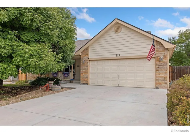 Photo 2 of Single family home for sale at 319 River Rock Dr, Johnstown, CO 80534 | MLS# IR1069197 | Listing updated on 2026-09-24