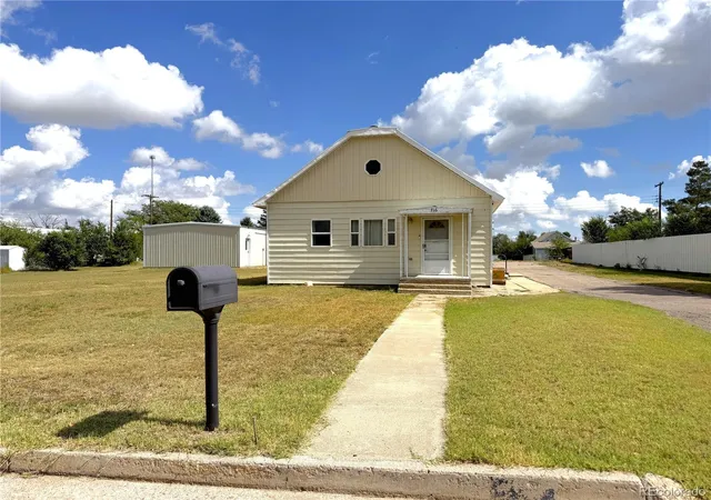 Photo 1 of Single family home for sale at 716 Pawnee Ave, Flagler, CO 80815 | MLS# 7093741 | Listing updated on 2026-09-23