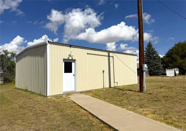 Photo 4 of Single family home for sale at 716 Pawnee Ave, Flagler, CO 80815 | MLS# 7093741 | Listing updated on 2026-09-23