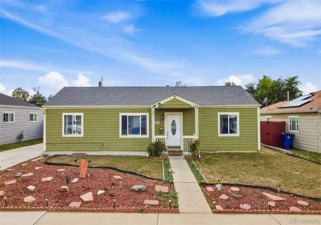 Photo 1 of Single family home for sale at 871 Victor St, Aurora, CO 80011 | MLS# 2305637 | Listing updated on 2026-09-23