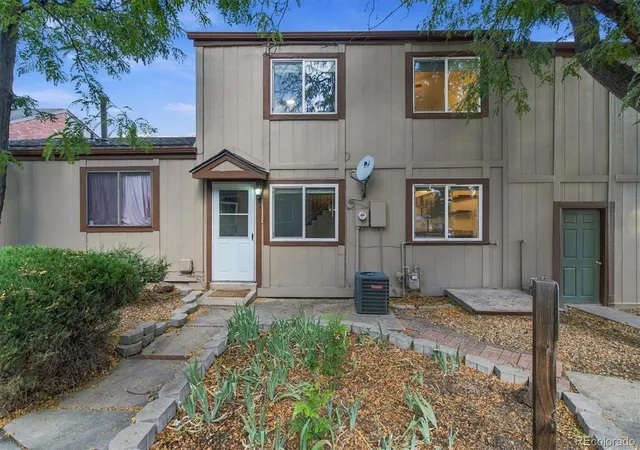 Photo 1 of Townhouse for sale at 7700 W Glasgow Pl #9A, Littleton, CO 80128 | MLS# 2402184 | Listing updated on 2026-09-24