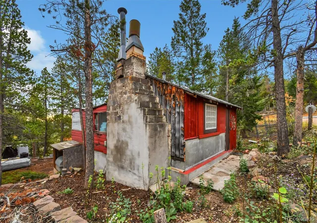 Photo 3 of Single family home for sale at 20 Outlook Dr, Golden, CO 80403 | MLS# 5744844 | Listing updated on 2026-09-23