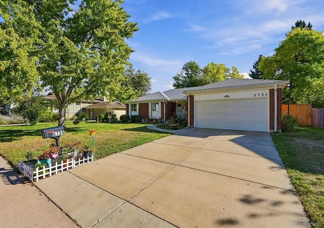 Photo 2 of Single family home for sale at 6756 S Franklin St, Centennial, CO 80122 | MLS# 5439163 | Listing updated on 2026-10-24