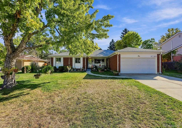Photo 3 of Single family home for sale at 6756 S Franklin St, Centennial, CO 80122 | MLS# 5439163 | Listing updated on 2026-10-24