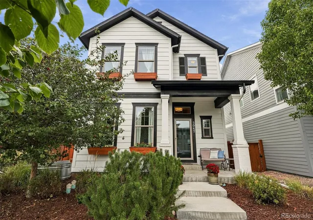 Single family home for sale at 5047 Akron St, Denver, CO 80238 | MLS# 3912376