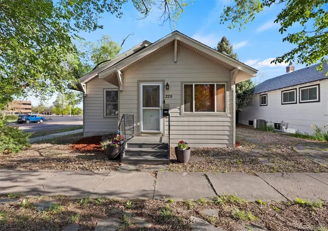Single family home for sale at 229 E Washington St, Colorado Springs, CO 80907 | MLS# 6012196