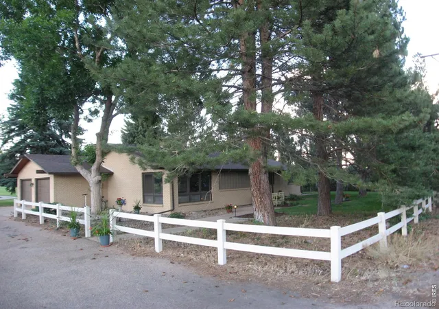 Photo 3 of Single family home for sale at 2002 Country Clb Rd, Fort Collins, CO 80524 | MLS# IR1069234 | Listing updated on 2026-10-04
