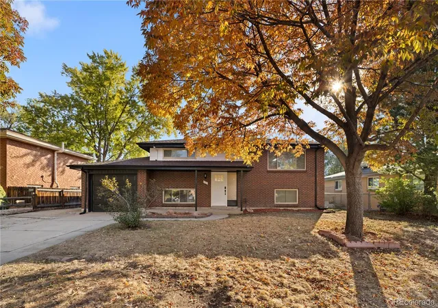 Photo 1 of Single family home for sale at 860 Newcombe St, Lakewood, CO 80215 | MLS# 5313719 | Listing updated on 2026-10-09