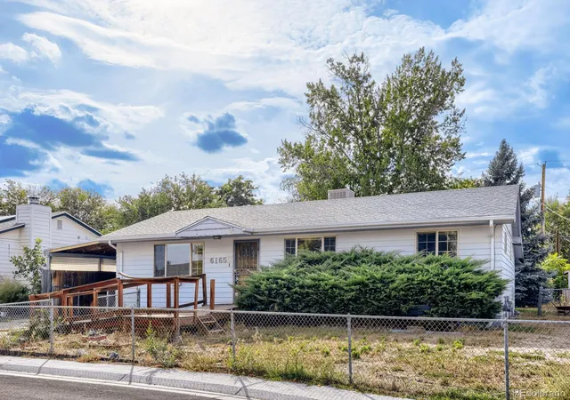 Photo 2 of Single family home for sale at 6165 Gray St, Arvada, CO 80003 | MLS# 4579871 | Listing updated on 2026-10-06