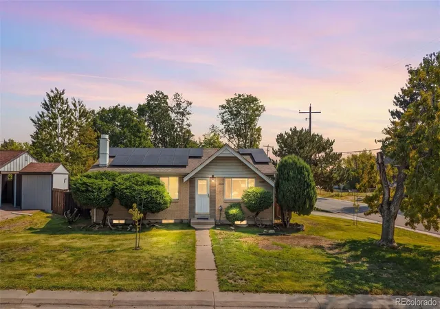 Single family home for sale at 194 S Reed St, Lakewood, CO 80226 | MLS# 2290304