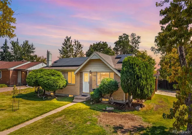 Single family home for sale at 194 S Reed St, Lakewood, CO 80226 | MLS# 2290304